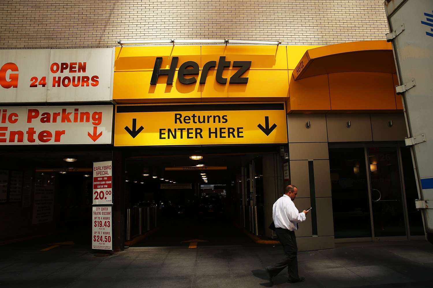 Hertz Offers Special Rental Rates To Uber And Lyft Drivers