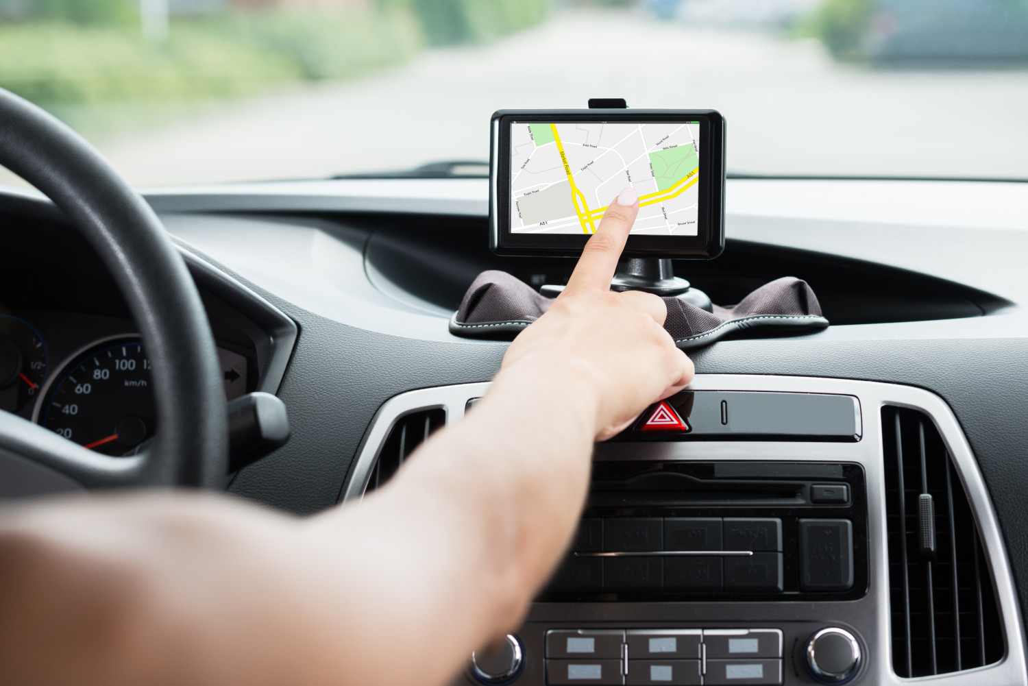 Stop To Smell The Roses With The Best Car GPS Navigation | Reviews, Comparisons