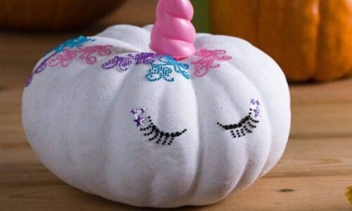 HearthSong 3-D Unicorn Pumpkin Decorating Kit