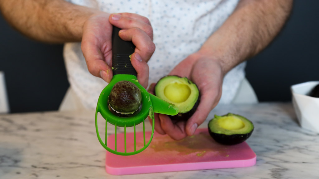 https://www.dontwasteyourmoney.com/wp-content/uploads/2020/05/avocado-slicer-LUXEAR-3-In-1-avocado-cutter-tool-pit-review-ub-2.jpg