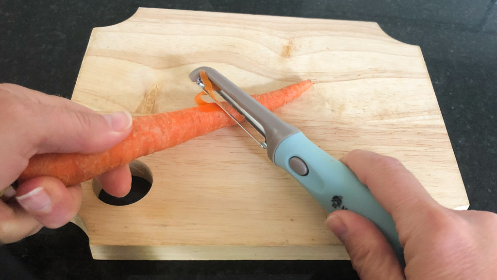 12) ea Oxo Good Grips # 21081 Y Vegetable Peeler / Paring Knife