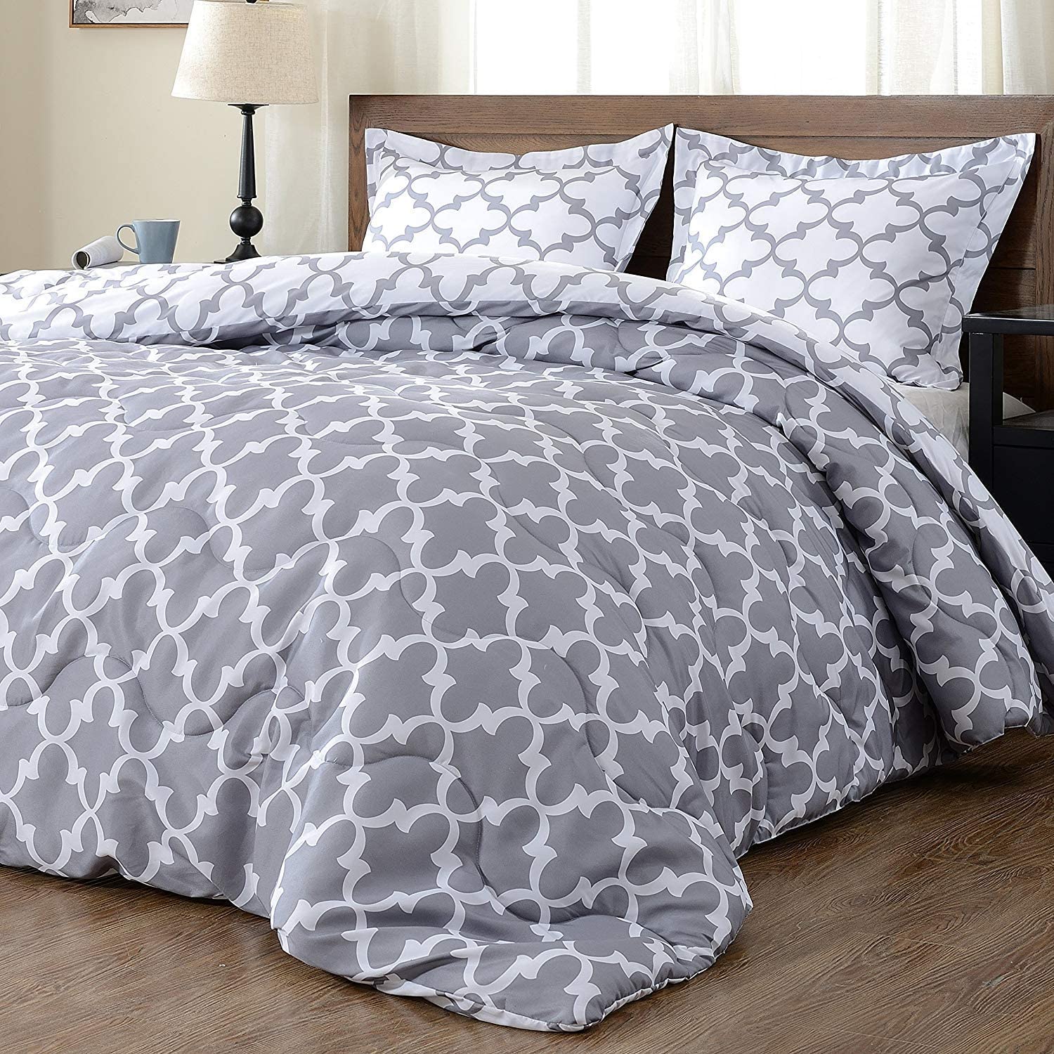 downluxe Lightweight Down Alternative Reversible Queen Comforter Set