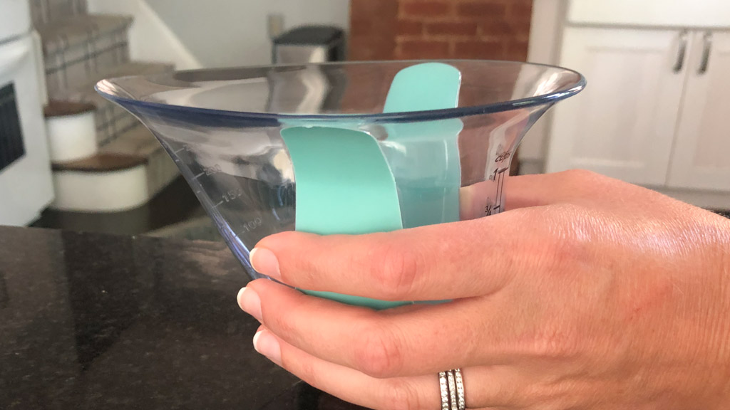 https://www.dontwasteyourmoney.com/wp-content/uploads/2020/09/liquid-measuring-cup-kitchenaid-gourmet-3-piece-hand-review-ub-1.jpg