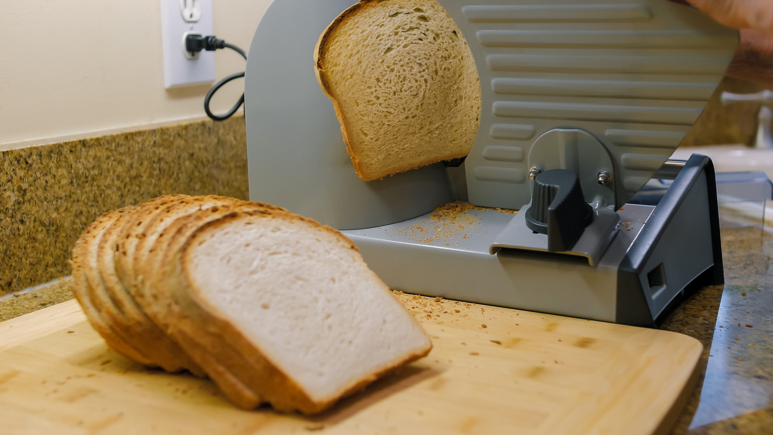 Dbtech Wood Bread Slicer for Homemade Bread, Compact & Foldable Bread Slice  Guide