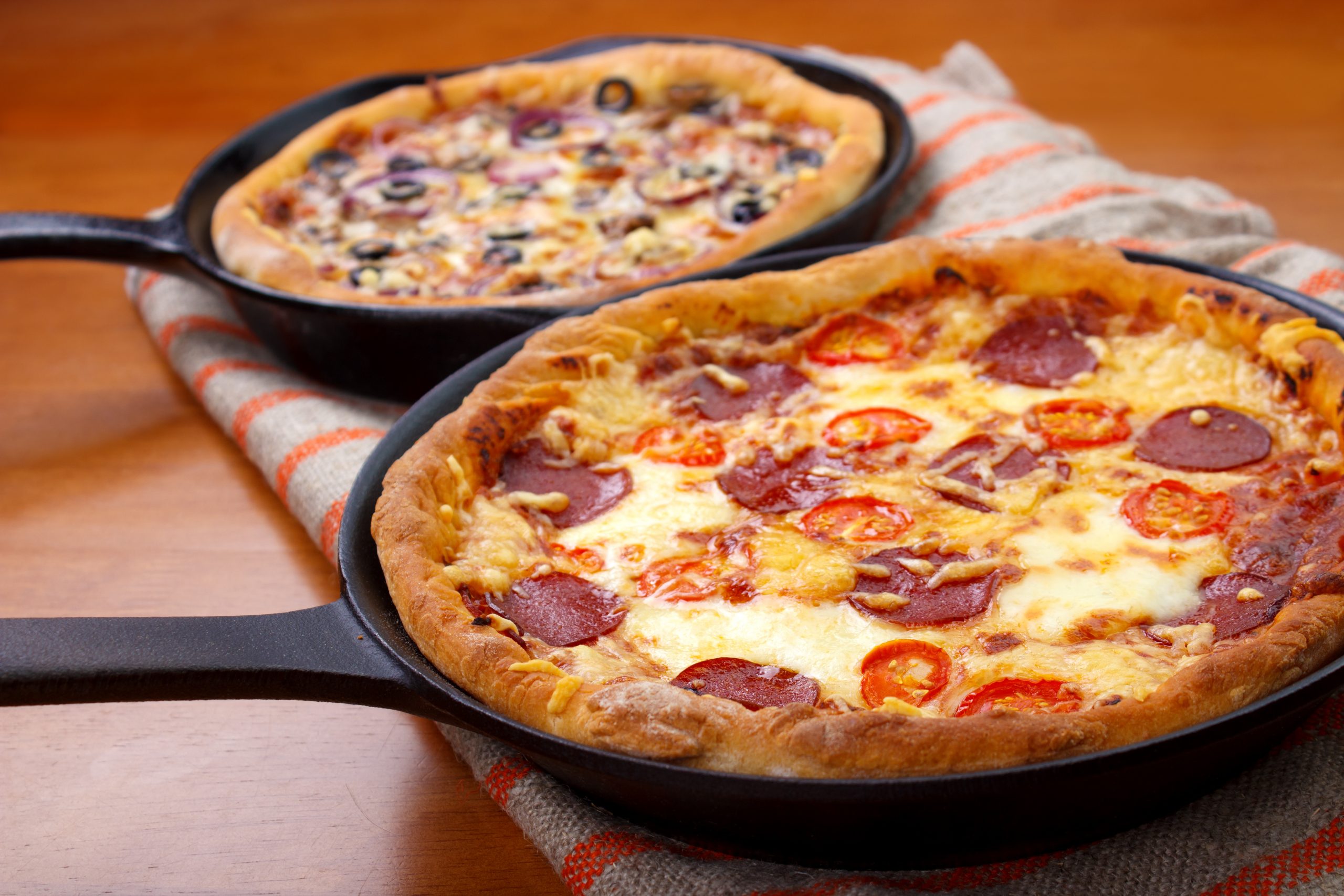 Is the Lodge Pizza Pan Any Good? 