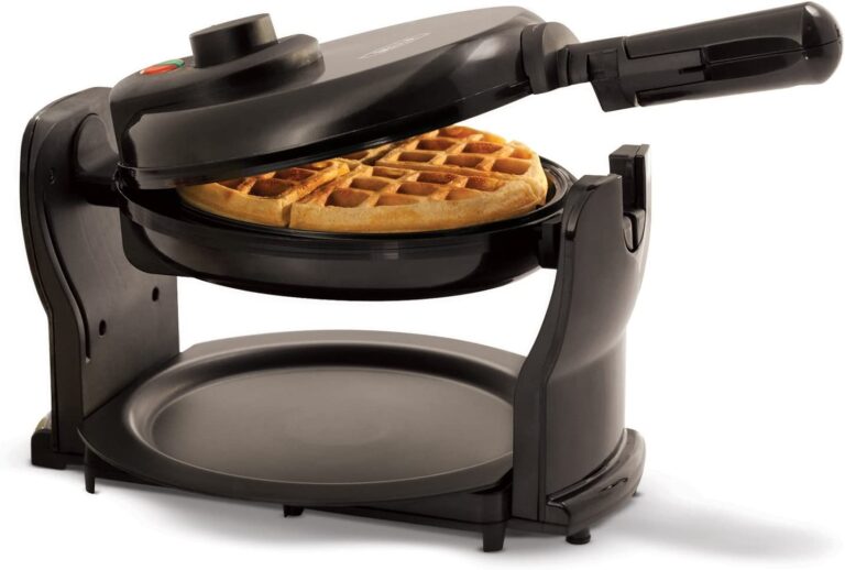 BELLA FamilySized Easy Clean Waffle Maker