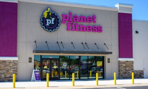 Outside of a planet fitness building