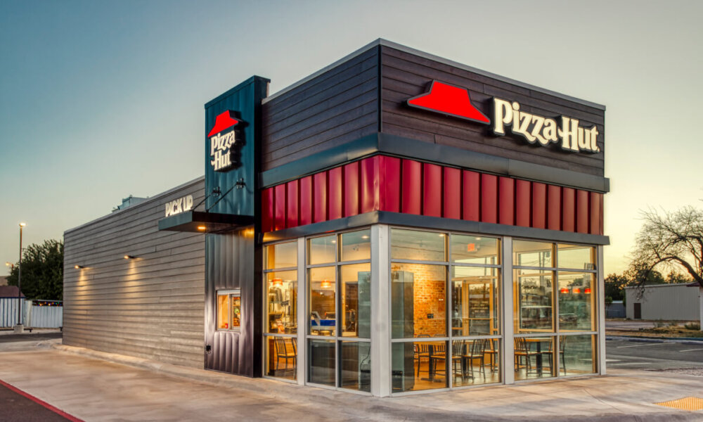 pizza hut restaurant